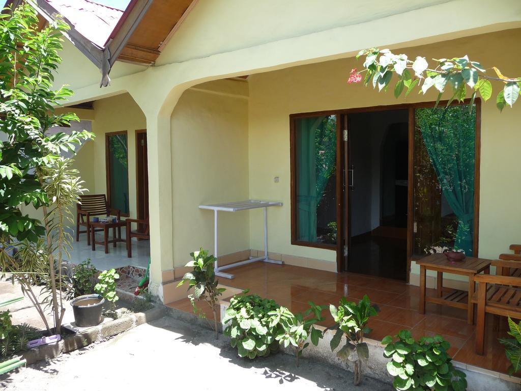 Aura Guest House Gili Air Bagian luar foto